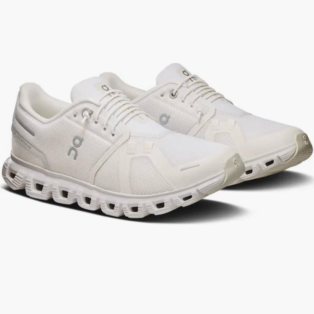 On Running Cloud 6 Sneaker (Women)